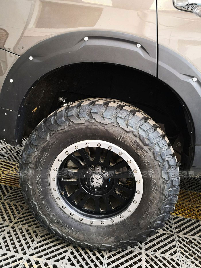 上汽大通D90改裝避震輪胎 提升越野性能 上汽大通D90改裝避震輪胎 提升越野性能