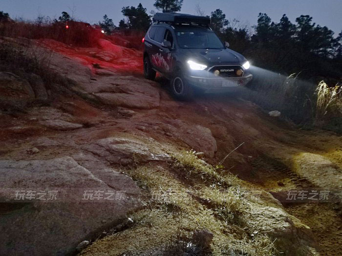 上汽大通D90改裝避震輪胎 提升越野性能 上汽大通D90改裝避震輪胎 提升越野性能